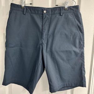 CALVIN KLEIN flat front shorts - size 32